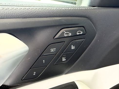 Used 2023 BMW X6 xDrive40i w/ Luxury Seating Package image 18