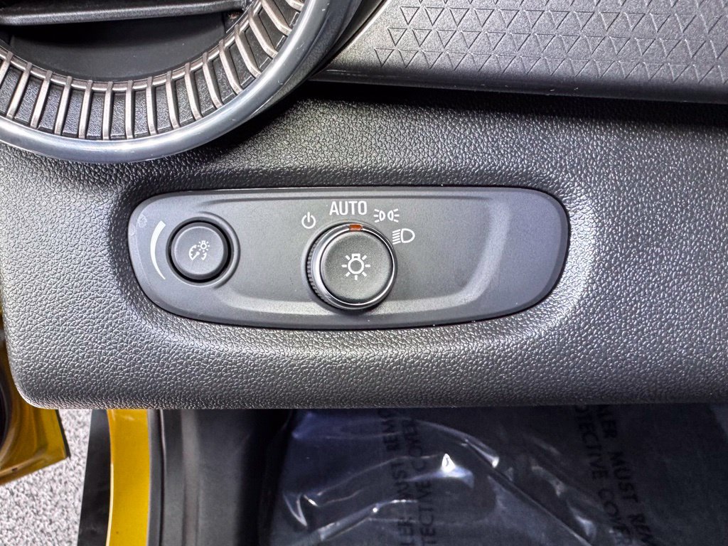 Used 2025 Chevrolet Trax ACTIV w/ Sunroof Package FWD image 22