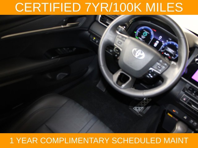 Used 2025 Toyota Camry XSE FWD image 17