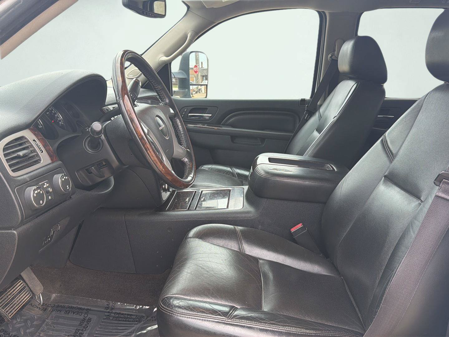 Used 2014 GMC Sierra 2500 Denali w/ Suspension Package, Off-Road AWD/4WD image 2