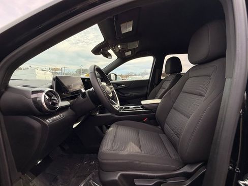 Used 2025 Chevrolet Equinox LT image 24