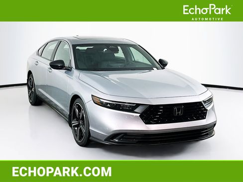 Used 2025 Honda Accord Sport image 1
