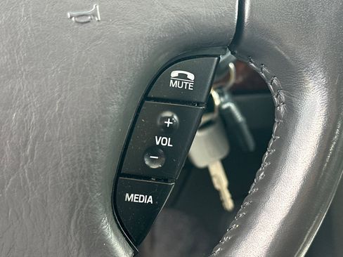 Used 2002 Lincoln LS image 35