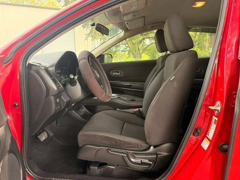 Used 2016 Honda HR-V LX image 12