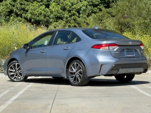 Used 2020 Toyota Corolla SE w/ Carpet Mat Package (TMS) image 2