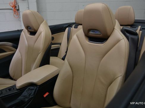 Used 2015 BMW M4 Convertible RWD image 22