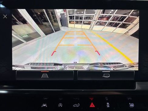 Used 2025 GMC Sierra 1500 SLT image 25