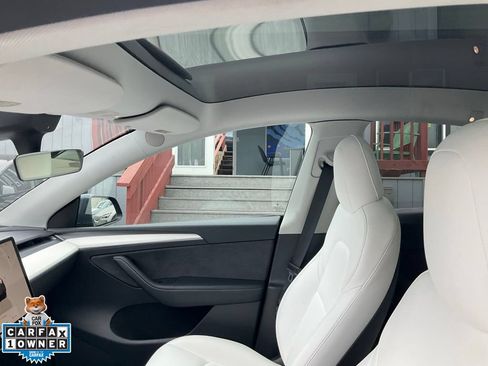 Used 2022 Tesla Model Y Long Range AWD/4WD image 22