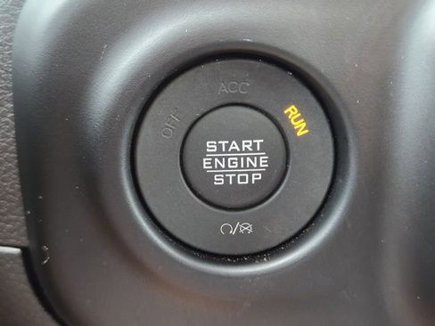 Used 2023 Jeep Gladiator Sport AWD/4WD image 22