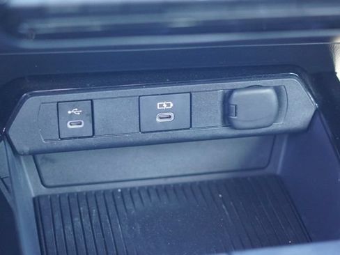 Used 2026 Toyota Prius XLE FWD image 28
