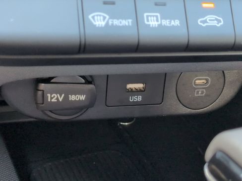 Used 2025 Hyundai Elantra Sport FWD image 19