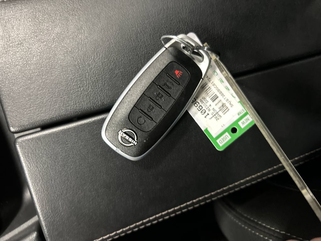 Used 2025 Nissan Rogue SV AWD/4WD image 20