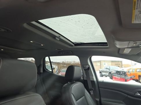 Used 2023 GMC Acadia SLT w/ Technology Package image 54