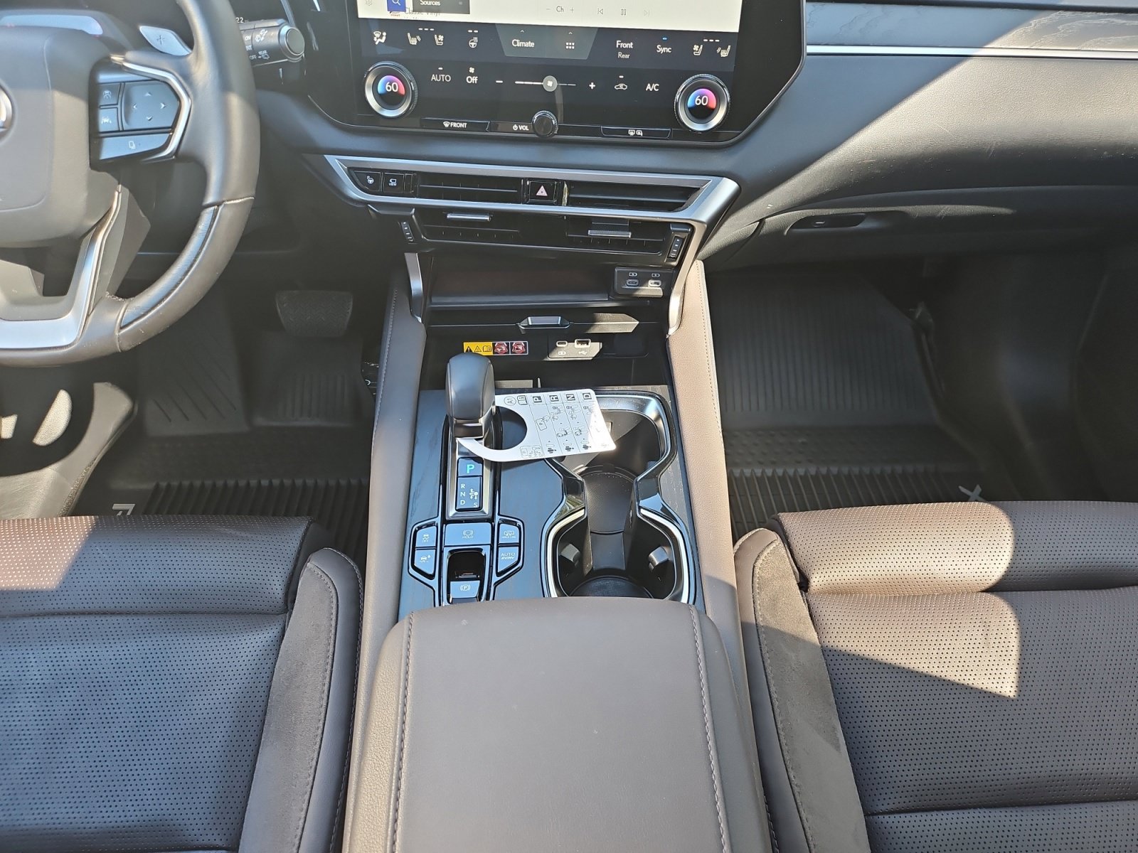 Used 2025 Lexus RX 450h AWD w/ Convenience Package image 32