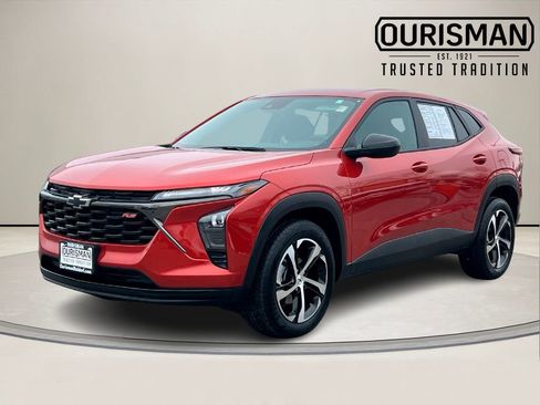 Used 2024 Chevrolet Trax RS w/ Driver Confidence Package image 2