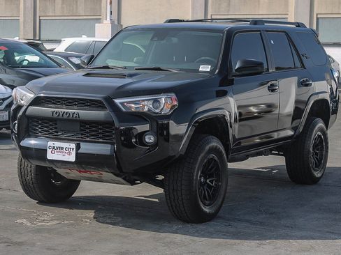 Used 2021 Toyota 4Runner TRD Off-Road image 3
