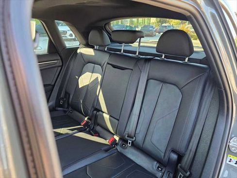 New 2025 Audi Q3 2.0T Premium image 19
