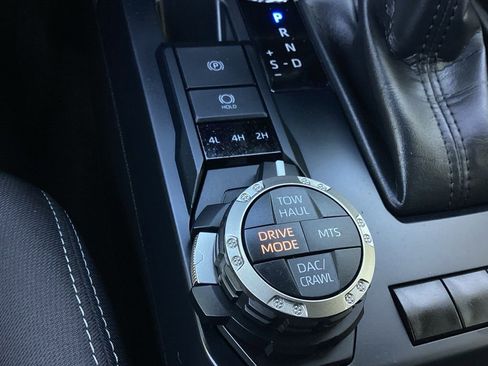 Certified 2025 Toyota Tacoma SR5 AWD/4WD image 19