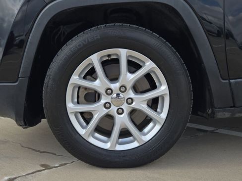 Used 2017 Jeep Cherokee Latitude image 13