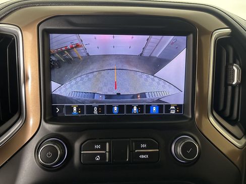 Used 2020 Chevrolet Silverado 3500 High Country w/ Technology Package AWD/4WD image 17