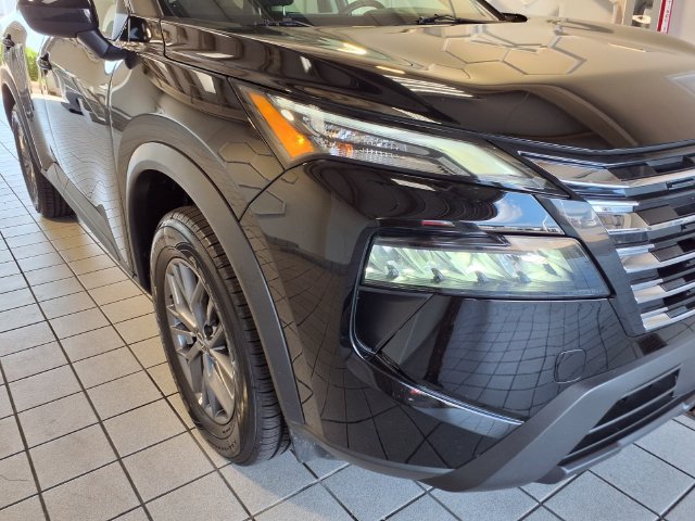 Used 2026 Nissan Rogue SV AWD/4WD image 24