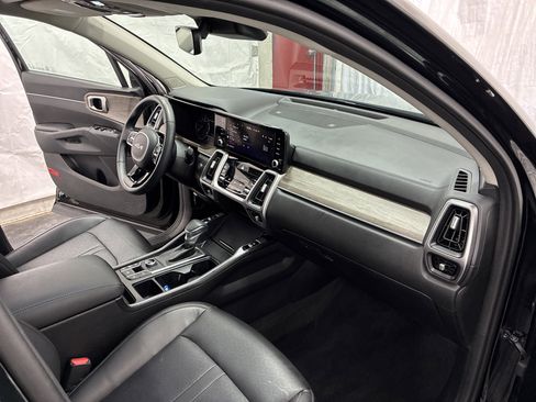 Certified 2023 Kia Sorento X-Line EX AWD/4WD image 14