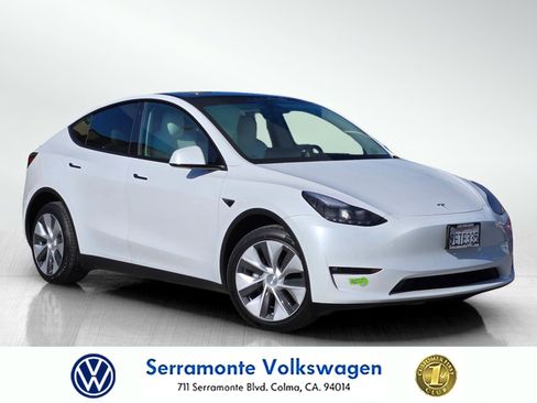 Used 2023 Tesla Model Y Long Range image 1