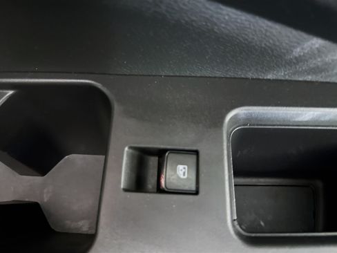 Used 2022 Nissan Pathfinder SV w/ SV Black Package FWD image 31