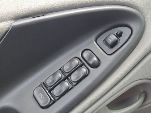 Used 2003 Ford Mustang Convertible RWD image 19