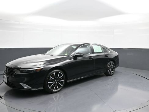 Certified 2025 Honda Accord Touring image 10