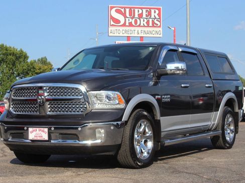 Used 2018 RAM 1500 Laramie w/ Convenience Group AWD/4WD image 7