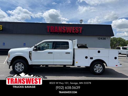 Used 2025 Ford F350 XLT AWD/4WD image 2
