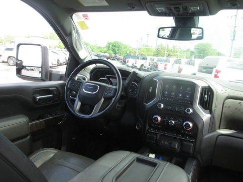 Used 2022 GMC Sierra 2500 Denali AWD/4WD image 28
