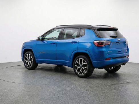 Used 2025 Jeep Compass Limited AWD/4WD image 6