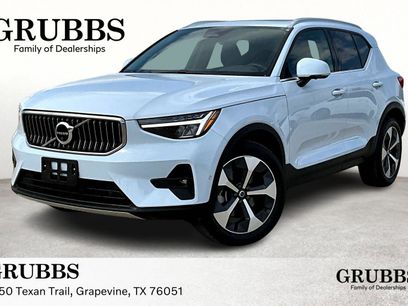 Used 2025 Volvo XC40 B5 Plus