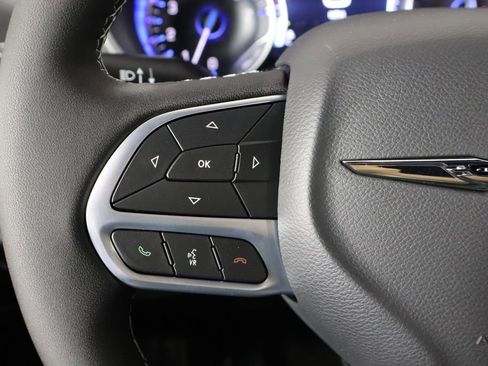 New 2026 Chrysler Pacifica Select image 8