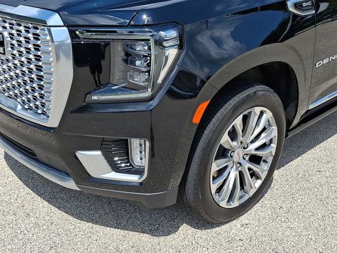 Used 2024 GMC Yukon Denali AWD/4WD image 11