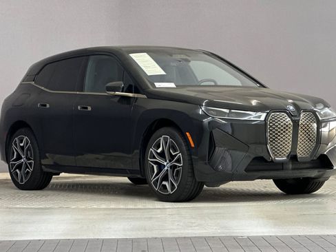 Used 2023 BMW iX xDrive50 w/ Sport Package image 6