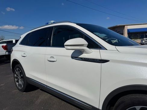 Used 2022 Lincoln Nautilus Reserve w/ Luxury Package image 7