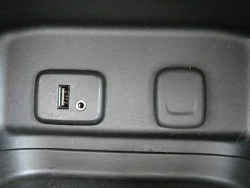 Used 2018 Chevrolet Equinox LT image 24