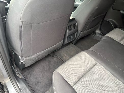 Used 2024 Nissan Rogue SV AWD/4WD image 17
