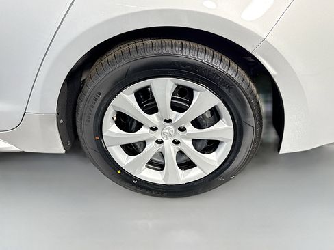 Used 2022 Toyota Corolla LE image 36