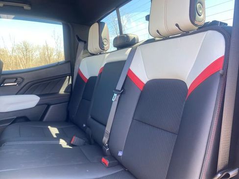 Used 2024 GMC Canyon AT4X image 20