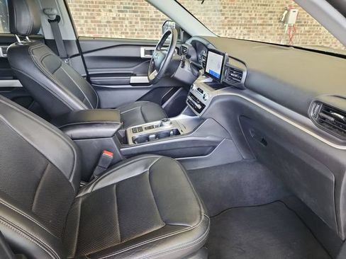 Used 2022 Ford Explorer XLT RWD image 12