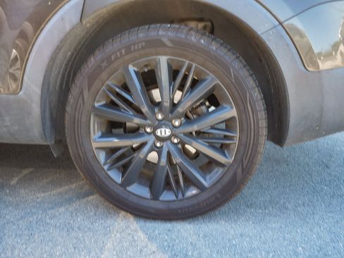 Used 2020 Kia Telluride SX w/ SX Prestige Package image 5