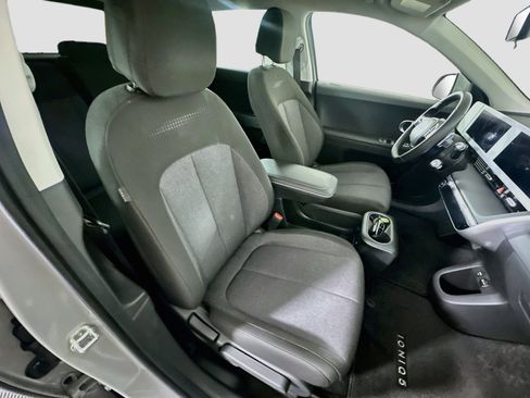 Used 2024 Hyundai Ioniq 5 SE RWD image 30