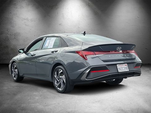 Certified 2025 Hyundai Elantra Sport FWD image 4