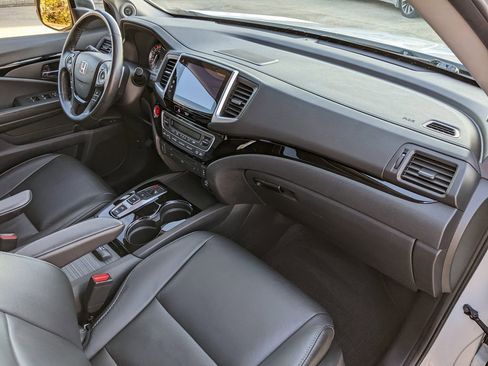 Used 2017 Honda Pilot Touring image 21