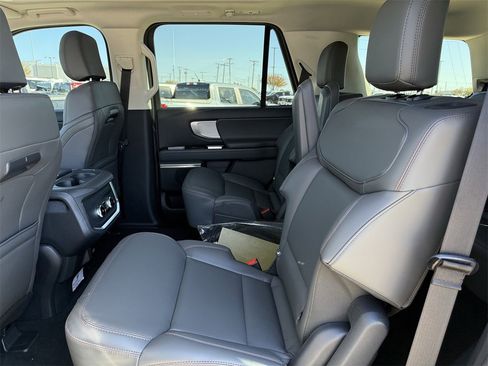 New 2025 Ford Expedition Active image 45