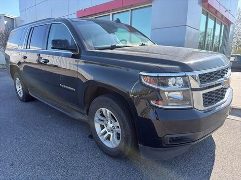 Used 2019 Chevrolet Suburban LT image 1